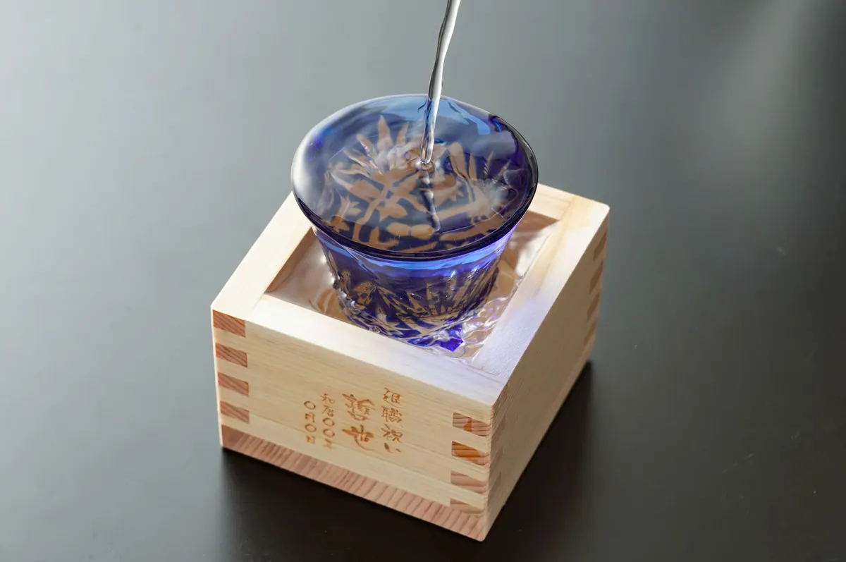 もっきり」を楽しもう！枡酒（升酒）の飲み方とマナー | ギフカル
