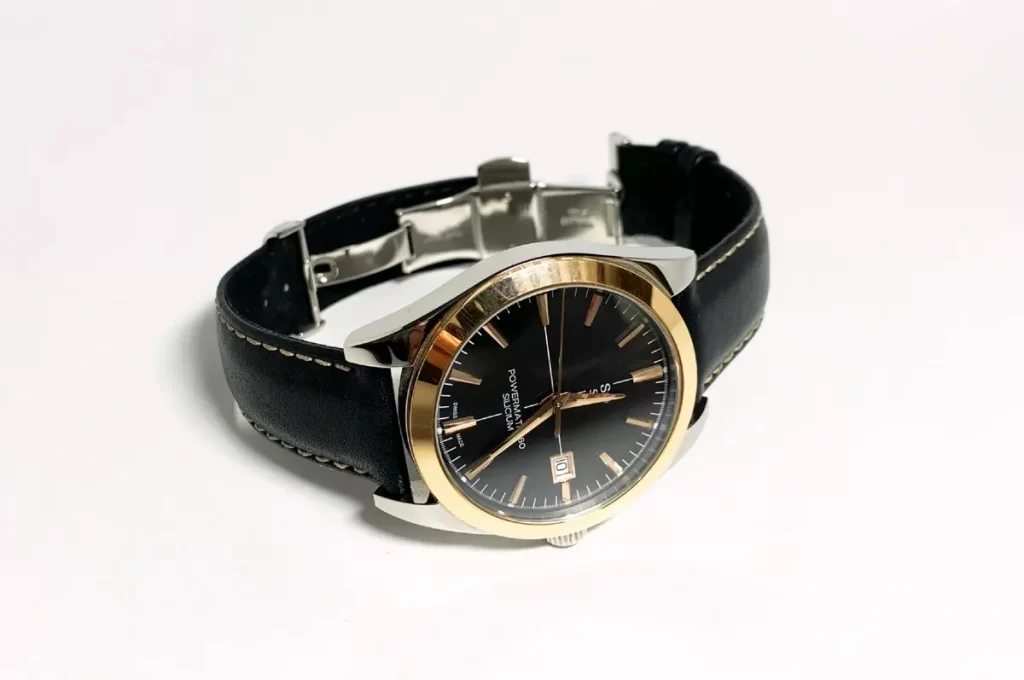 彼氏・夫に喜ばれるクリスマスプレゼントのジャンル：ファッション小物：腕時計、アクセサリーなど