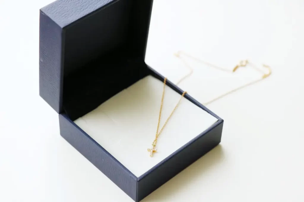 社会人の彼女・妻に喜ばれるクリスマスプレゼントのジャンル:アクセサリー