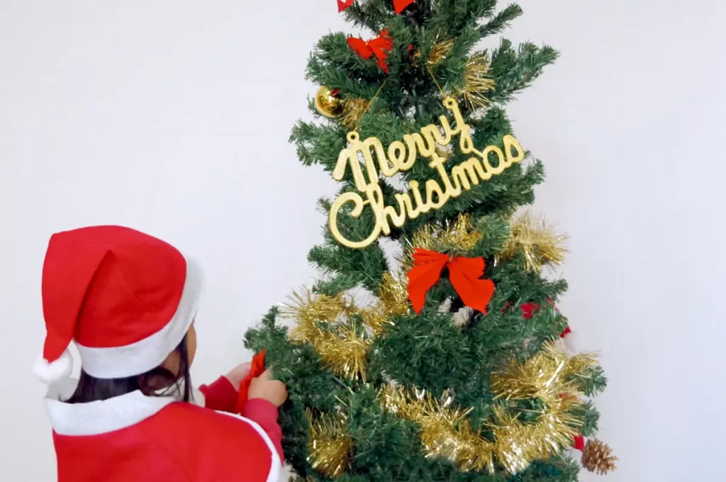 クリスマスツリーの選び方・飾り方