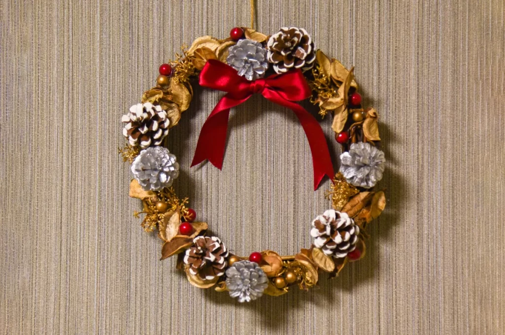 賃貸・集合住宅でもOK!室内でのクリスマスリースの飾り方アイデア